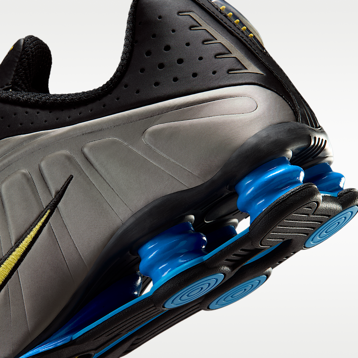 Shox R4 "Brazil" Shoes