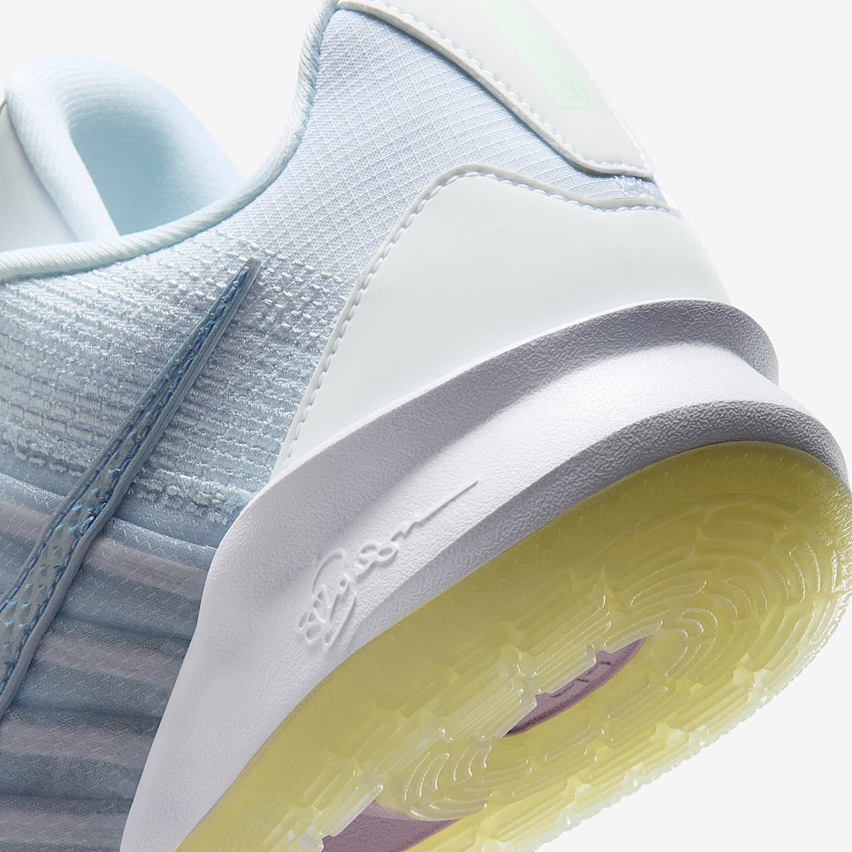 Sabrina 3 "Infinite" Basketball Sneakers