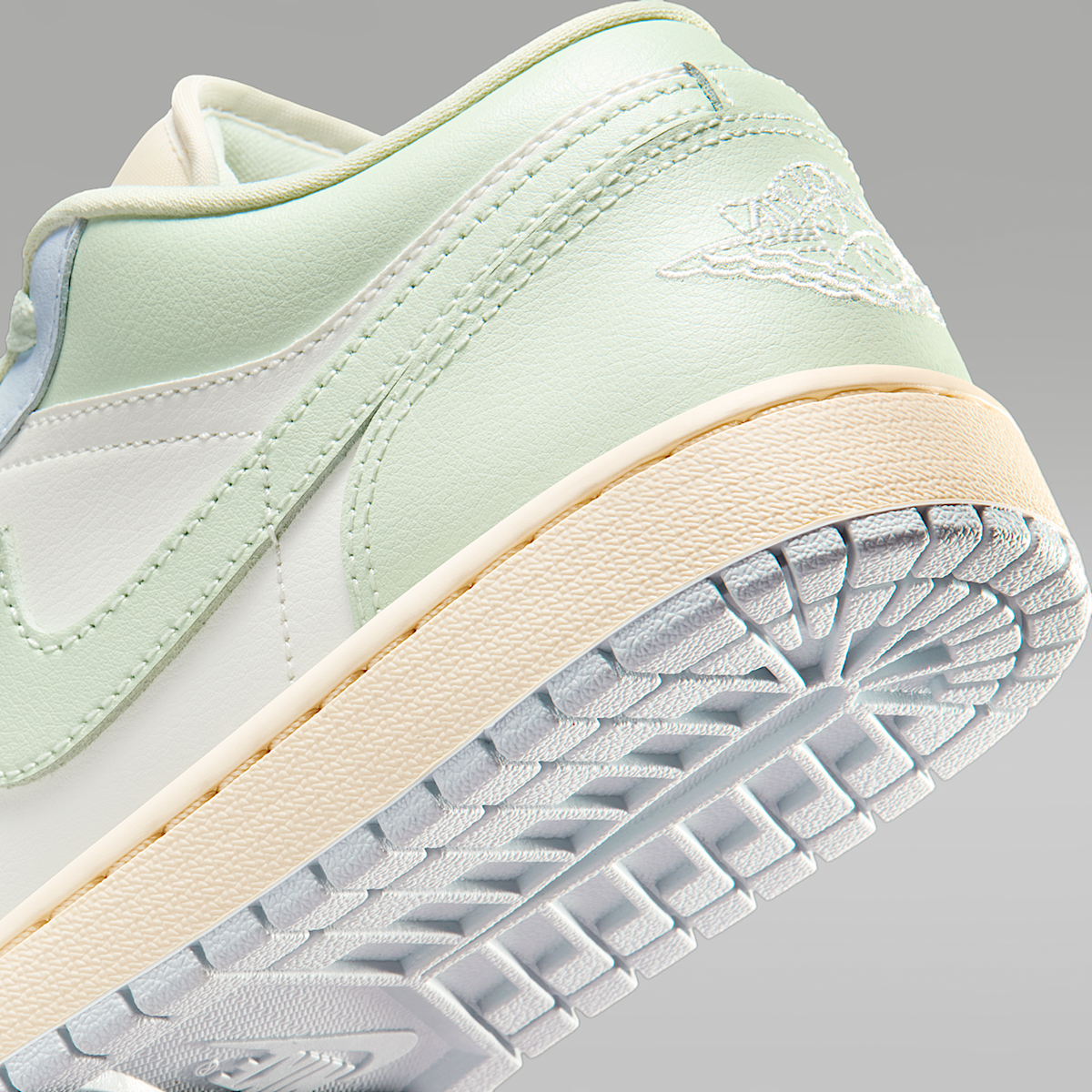 Air Jordan 1 Low Shoes