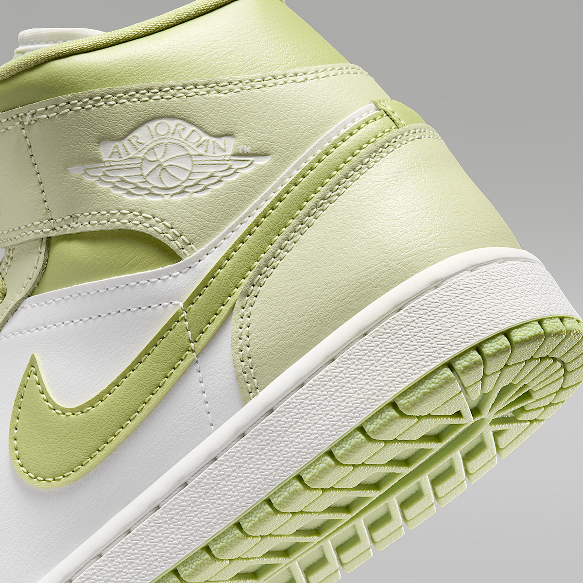 Air 1 Mid Shoes