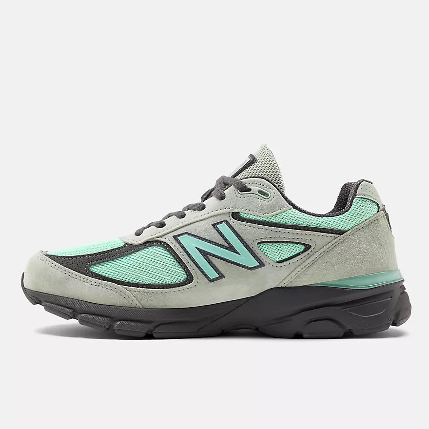 Unisex 990v4 Lifestyle Sneakers