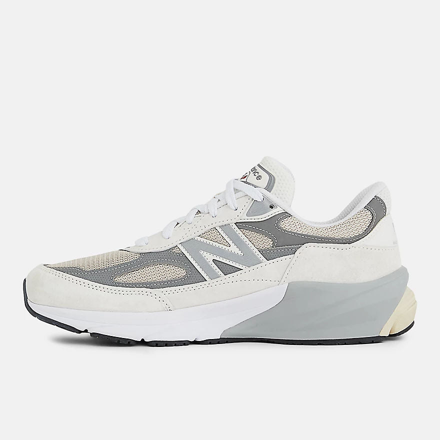 Unisex 990v6 Lifestyle Sneakers