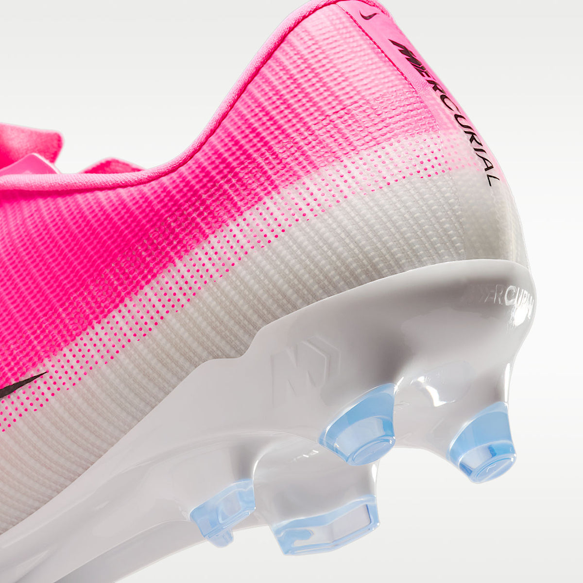 Mercurial Vapor 17 Academy Multi-Ground Low-Top Soccer Cleats NikeSkin Upper