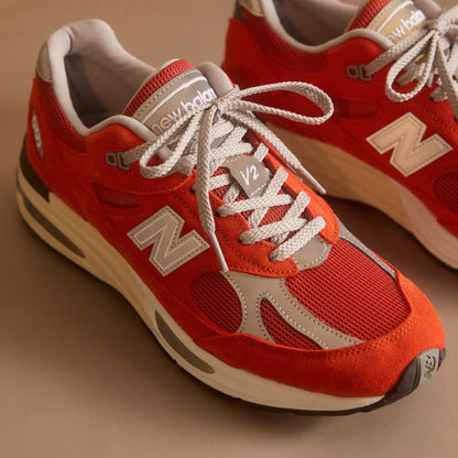 Unisex 991v2 Lifestyle Sneakers