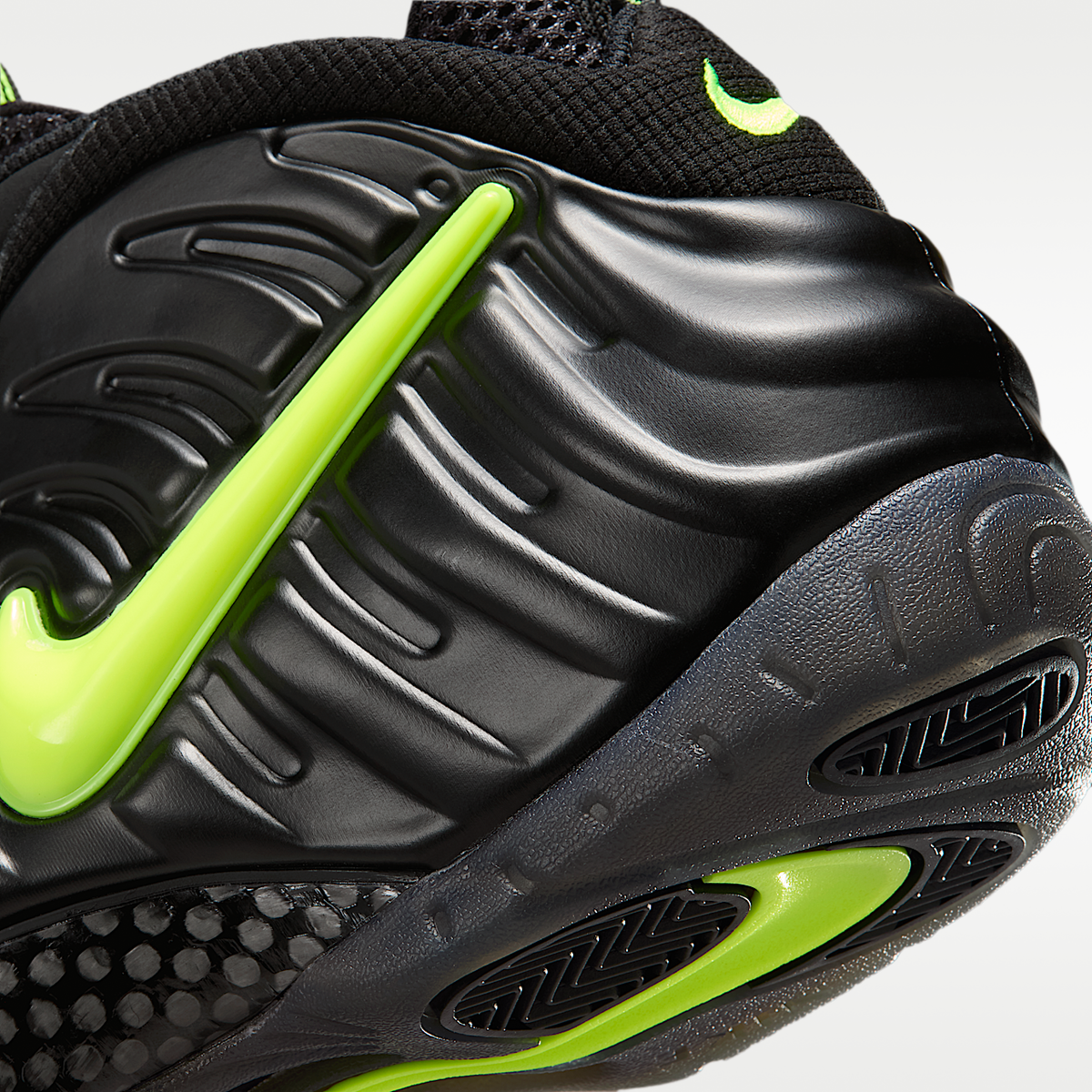 Nike Air Foamposite Pro Men's Shoes HF0794-002