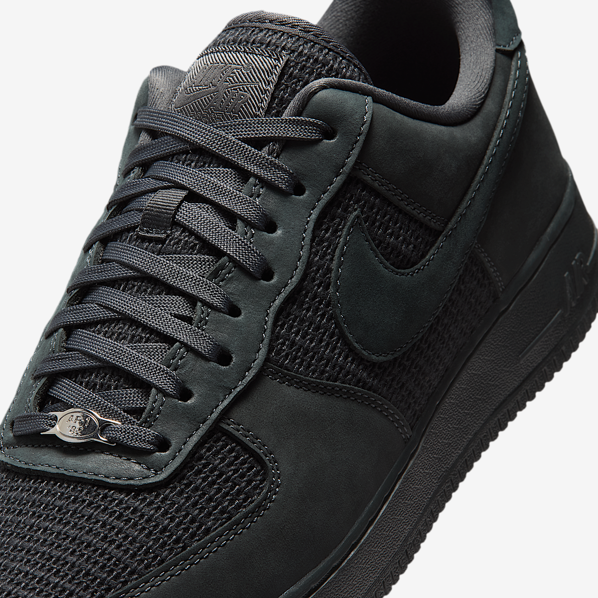Air Force 1 '07 LV8 Shoes