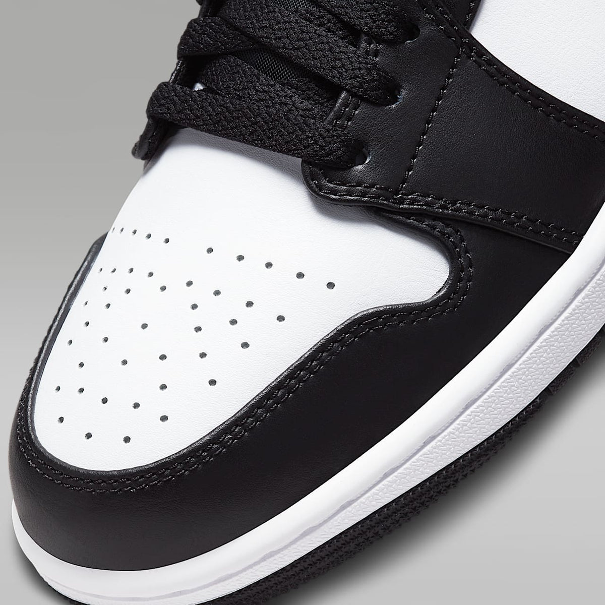 Air Jordan 1 Low Sneakers