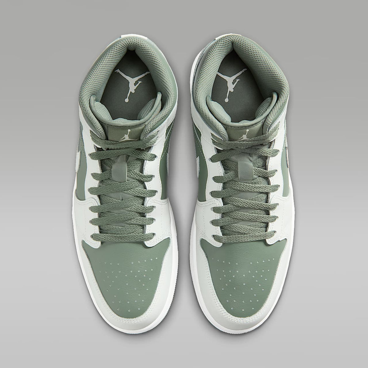 Air 1 Mid Sneakers