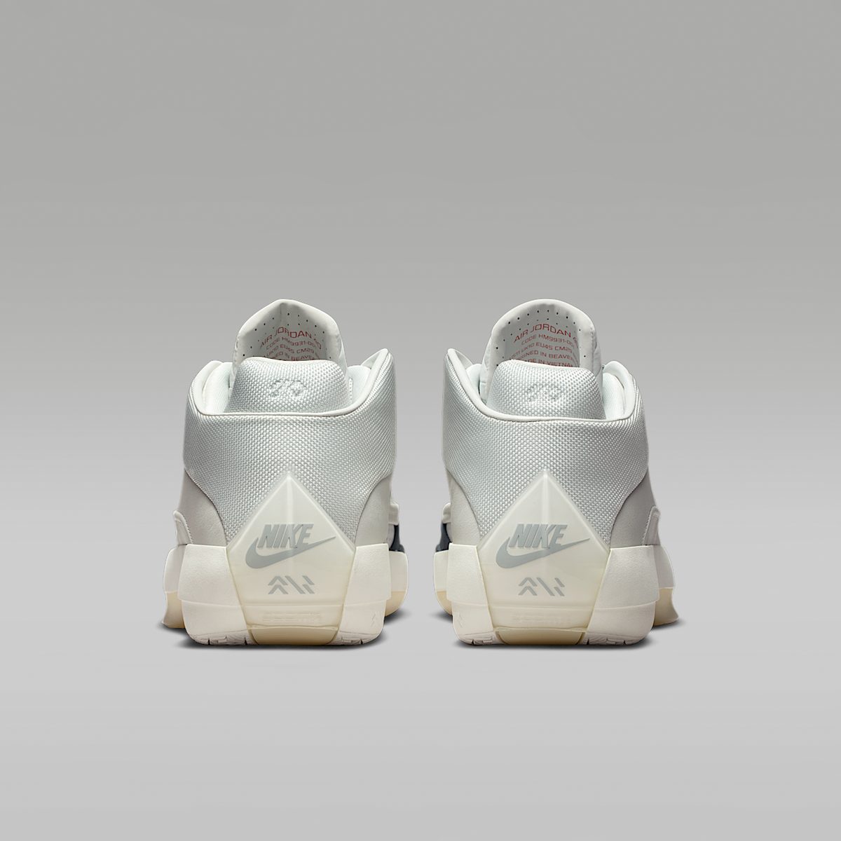 40 "Wolf Grey" Basketball Sneakers - Responsive Cushioning And Enhanced Traction