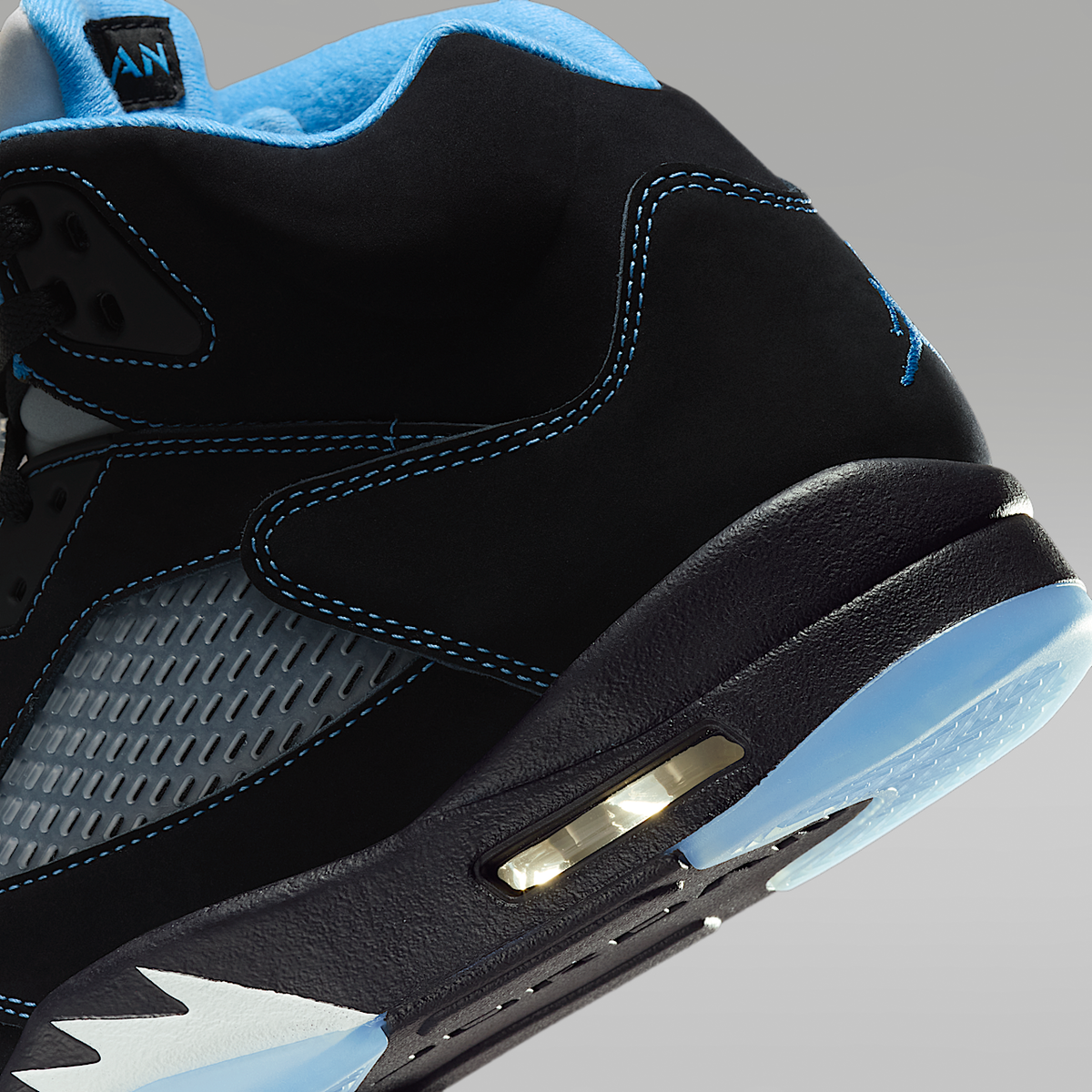 Air 5 "Black Carolina" Shoes
