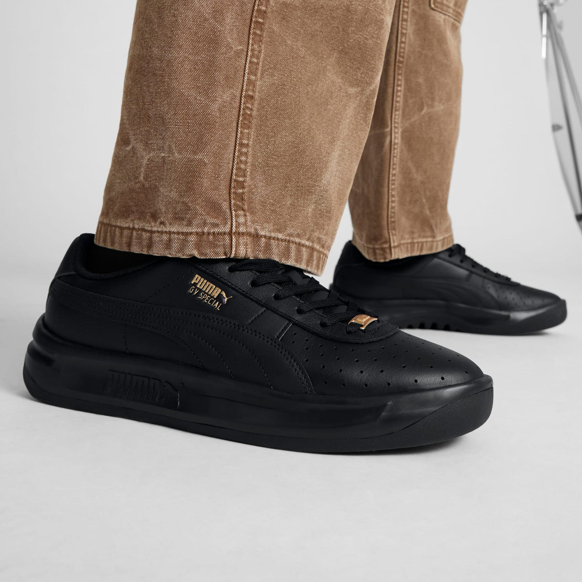 GV Special Retro Sneakers