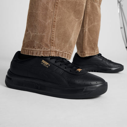 GV Special Retro Sneakers
