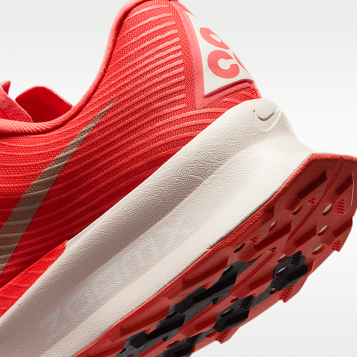 ACG Ultrafly Trail Trail Racing Sneakers