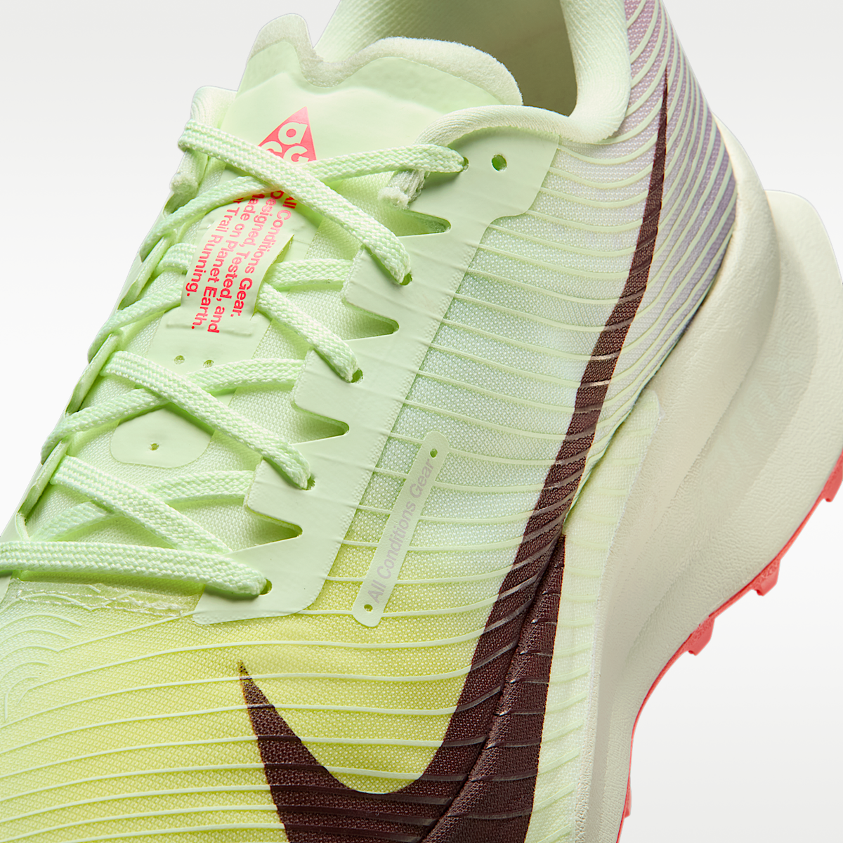 ACG Ultrafly Trail Trail Racing Sneakers