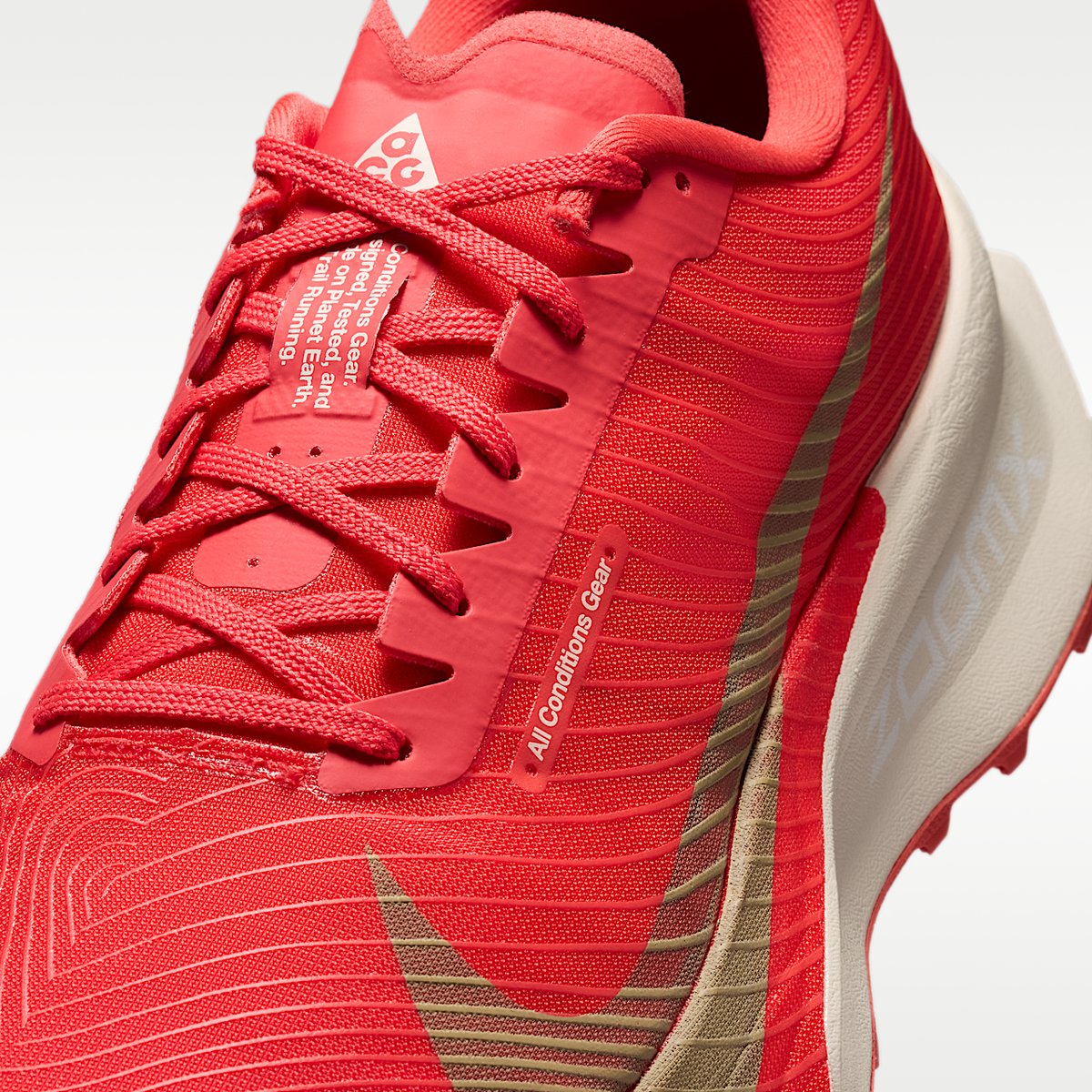 ACG Ultrafly Trail Trail Racing Sneakers