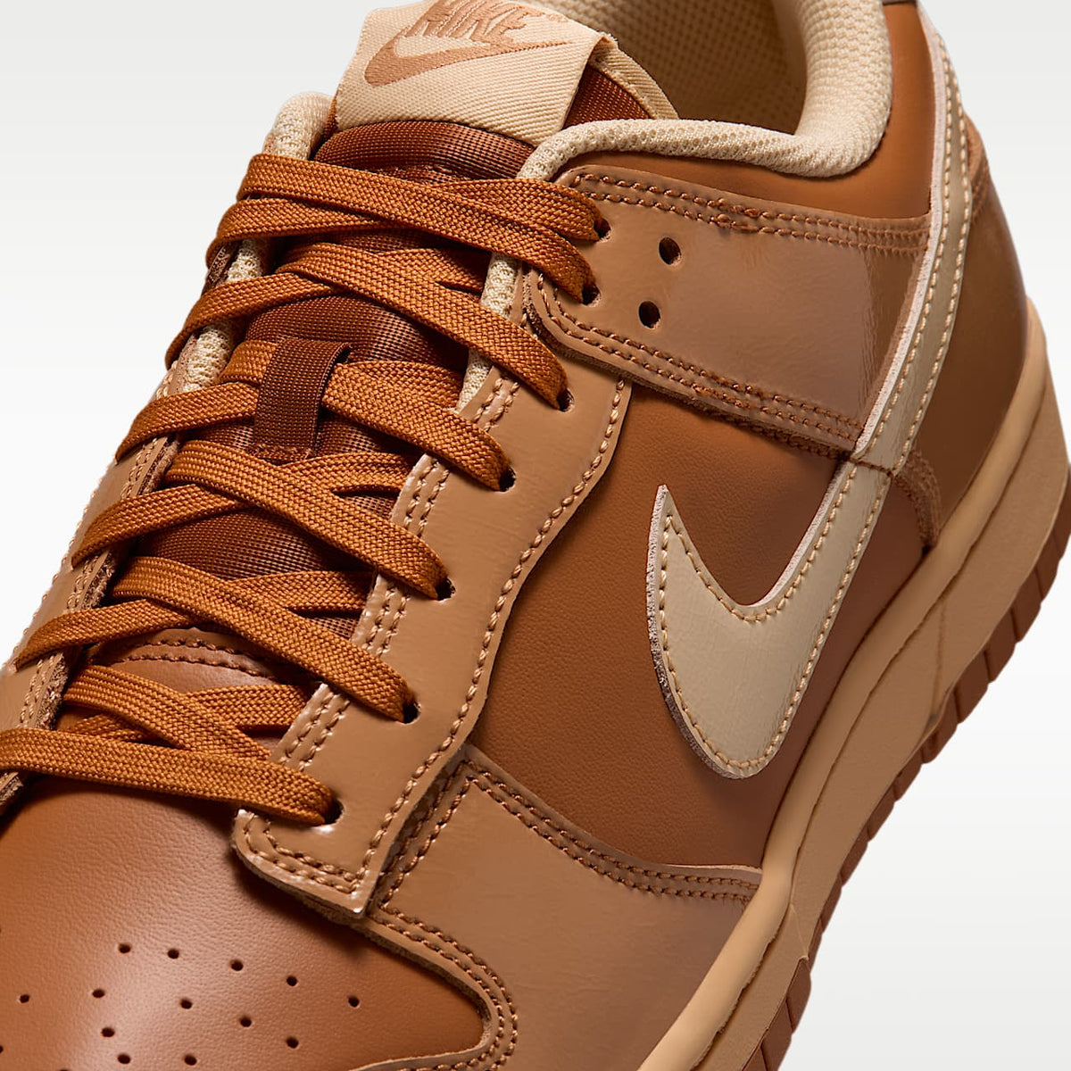 Dunk Low Retro Sneakers