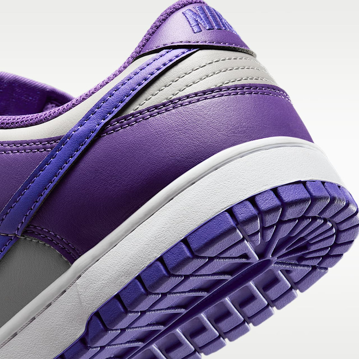 Dunk Low Retro Shoes