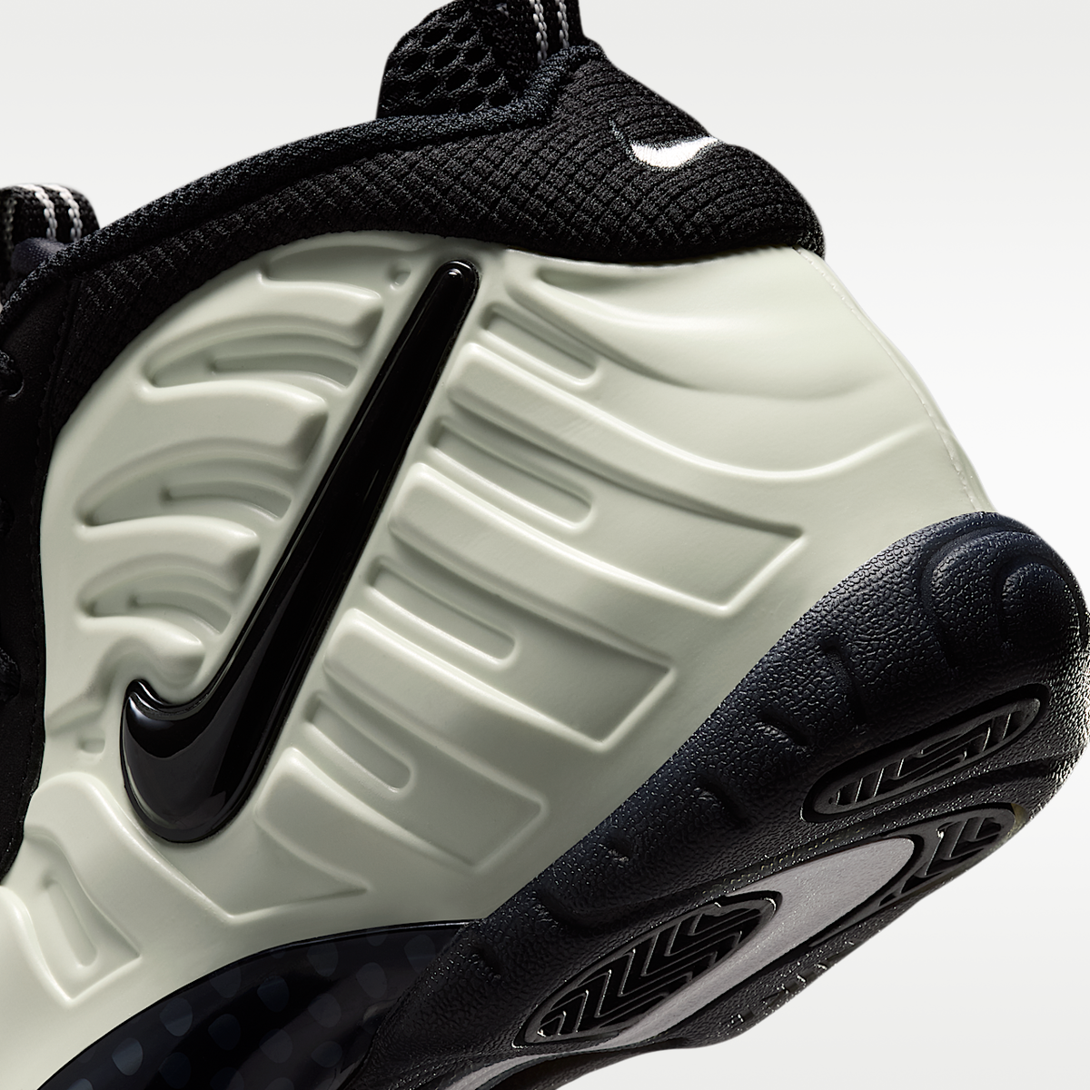 Nike Little Posite Pro Premium Big Kids' Shoes IV7559-100