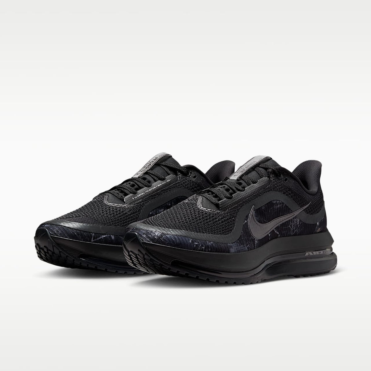 Pegasus Premium Men's RealtreeÂ Road Running Sneakers