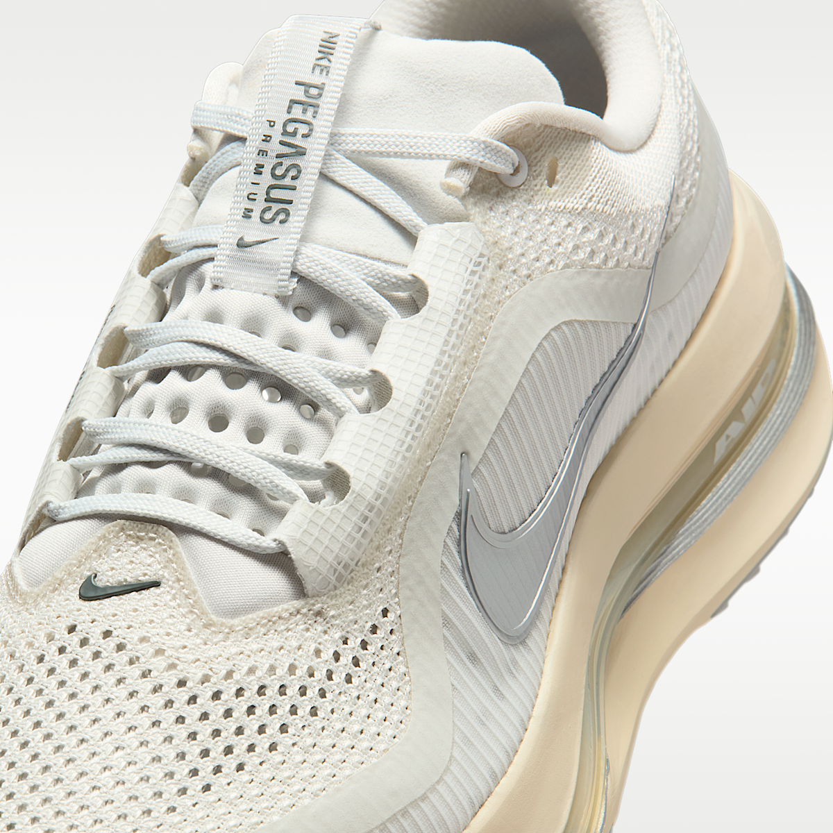 Pegasus Premium Men's Road Running Sneakers