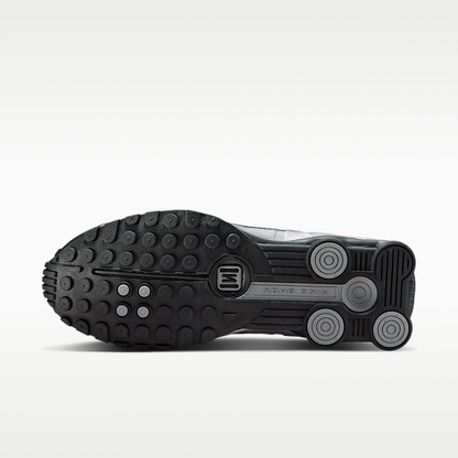 Shox R4 Sneakers