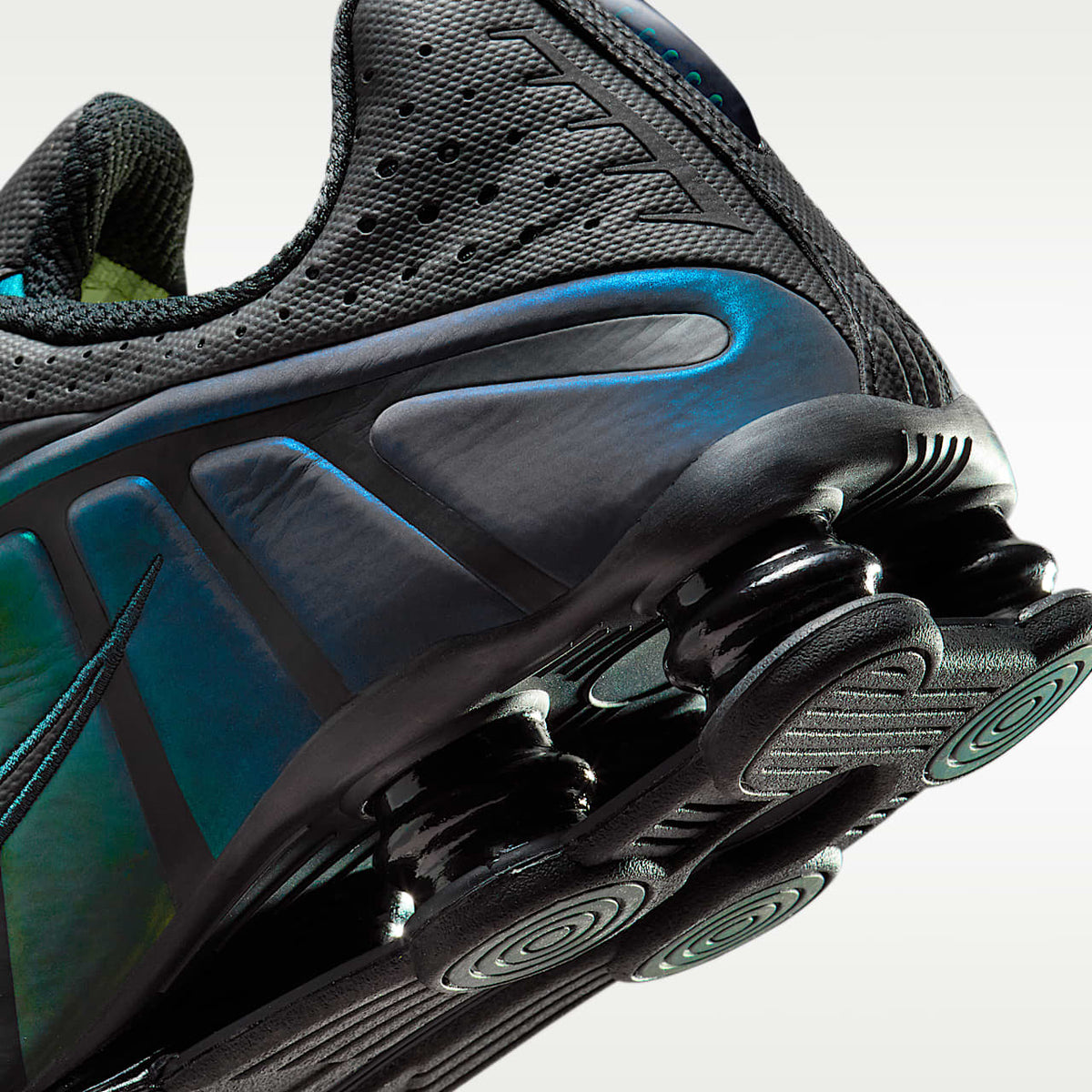 Shox R4 SE Sneakers