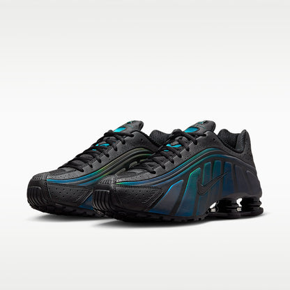 Shox R4 SE Sneakers