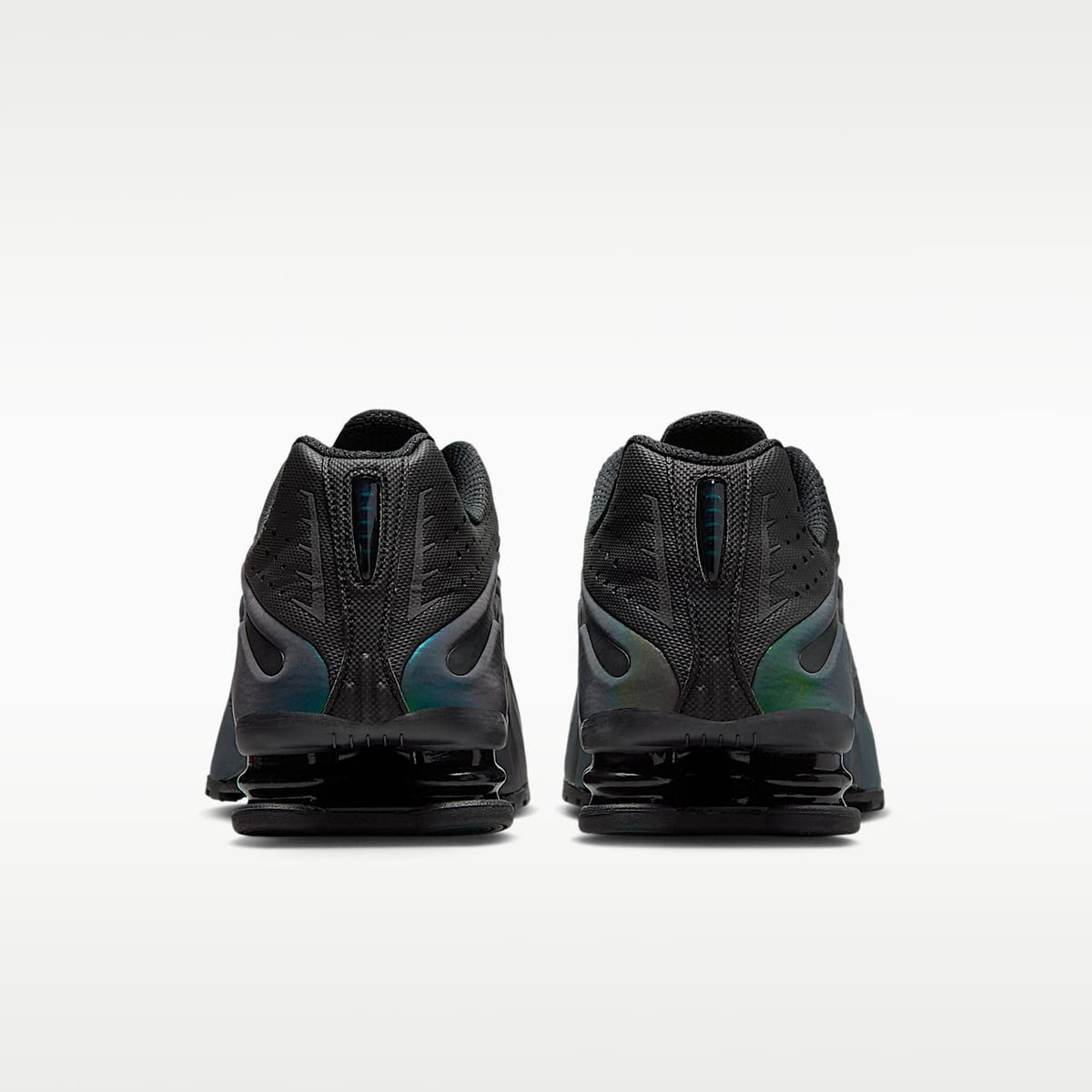 Shox R4 SE Sneakers