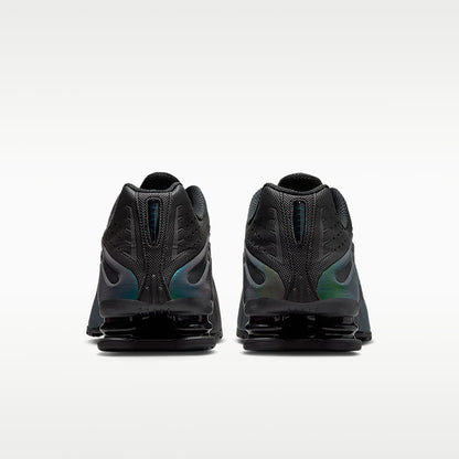 Shox R4 SE Sneakers