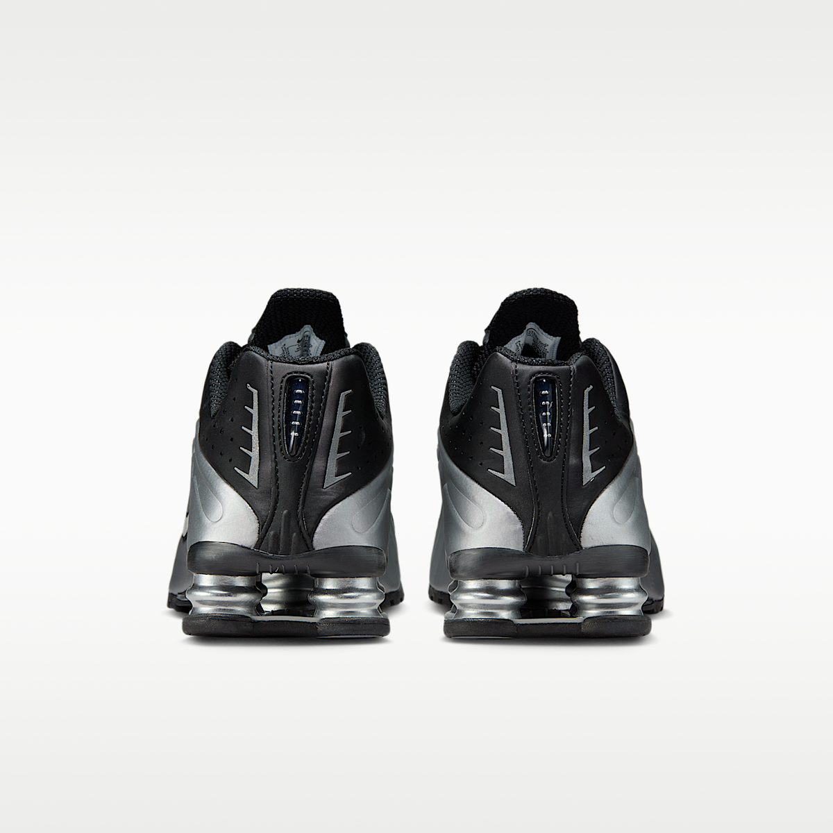 Shox R4 Sneakers