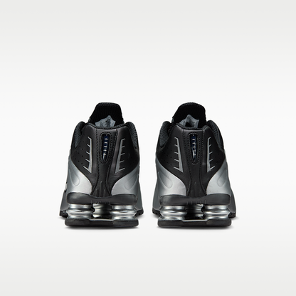 Shox R4 Sneakers