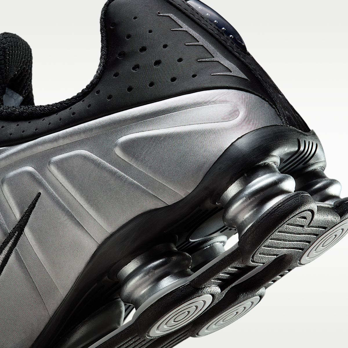 Shox R4 Sneakers