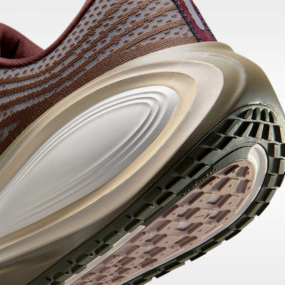 Vomero Plus Road Running Shoes