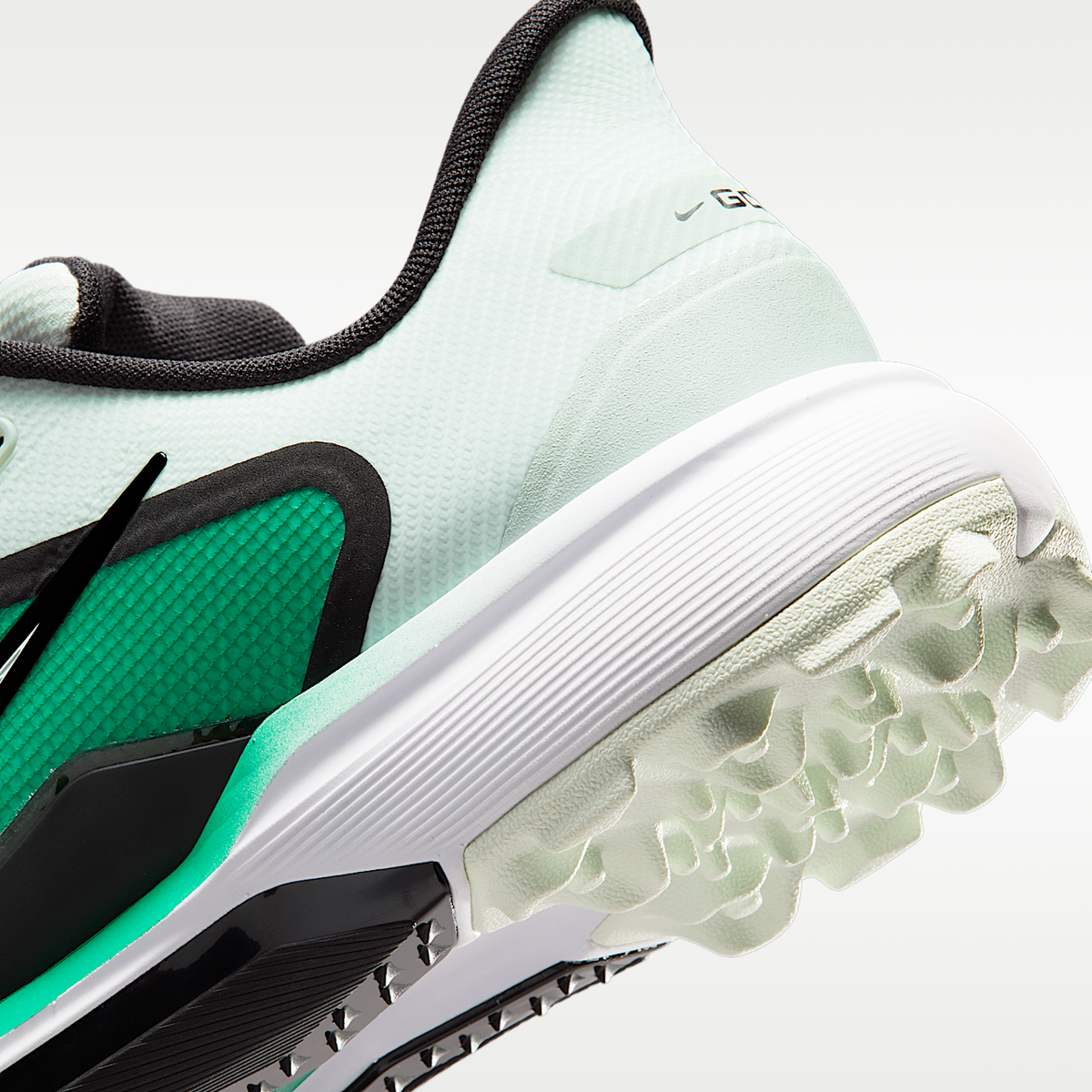 Pegasus 1 G Golf Sneakers
