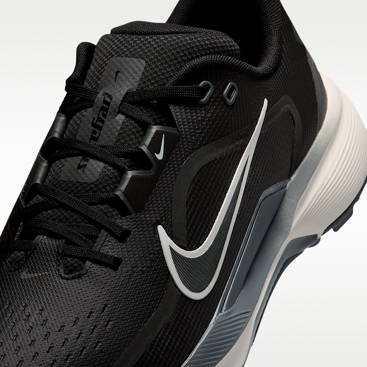 Pegasus 1 G Golf Sneakers