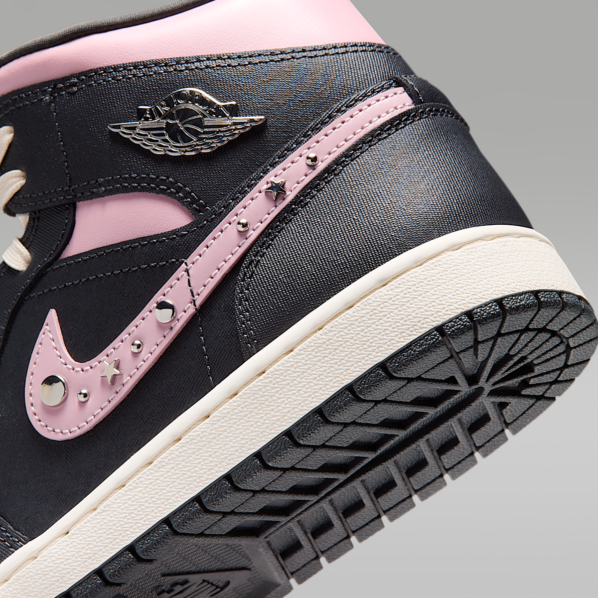 Air Jordan 1 Mid SE Shoes
