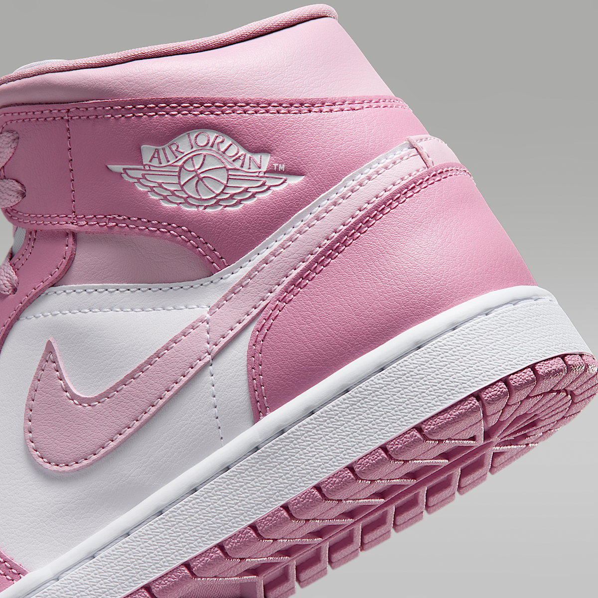 Air Jordan 1 Mid Shoes