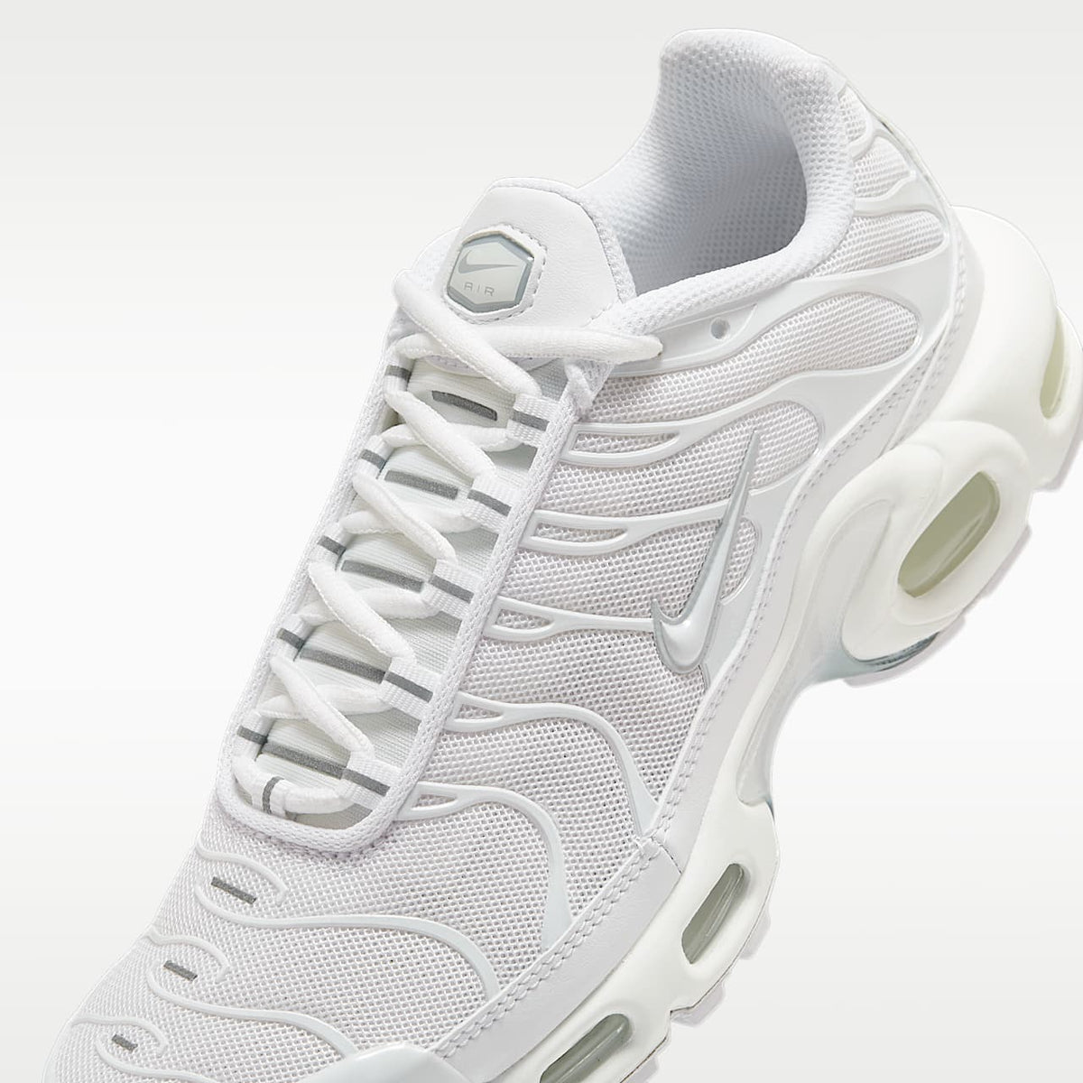 Nike Air Max Plus Women's Shoes DM2362-100