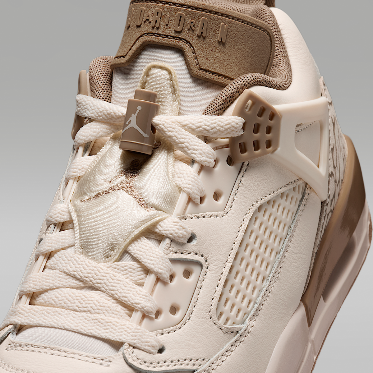 Spizike Low Shoes