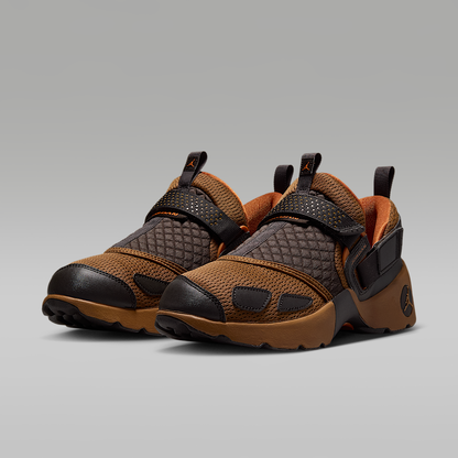 Trunner LX Shoes