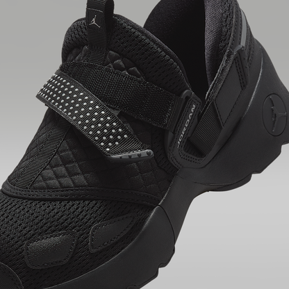 Trunner LX Shoes