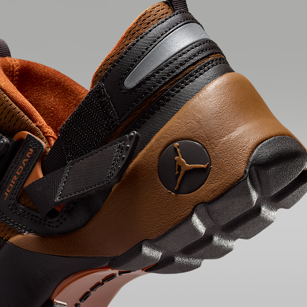 Trunner LX Shoes