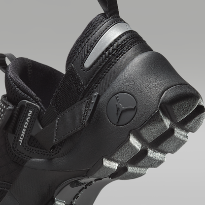 Trunner LX Shoes