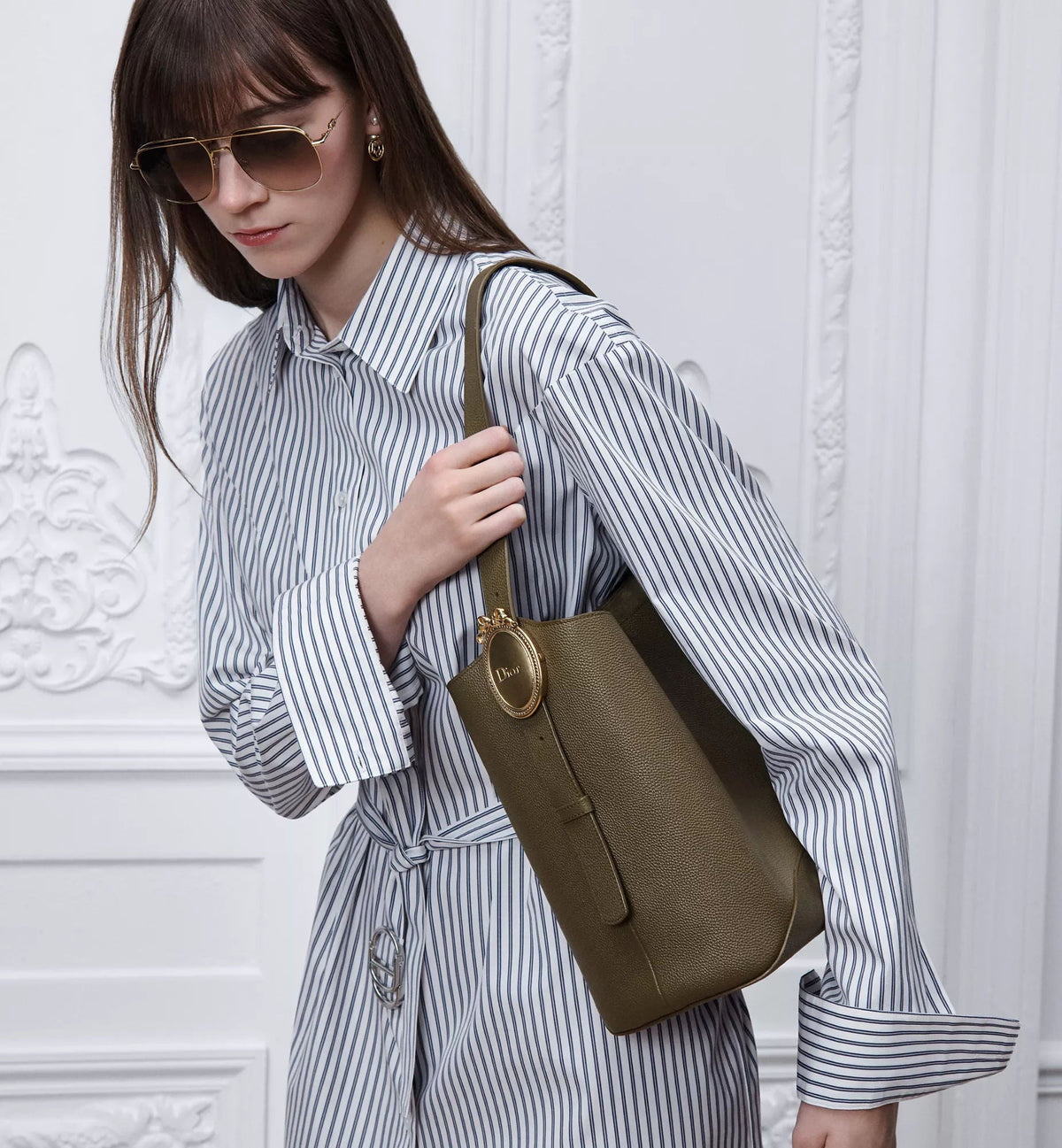 Medium Médaillon Bucket Bag