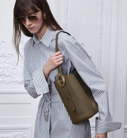 Medium Médaillon Bucket Bag