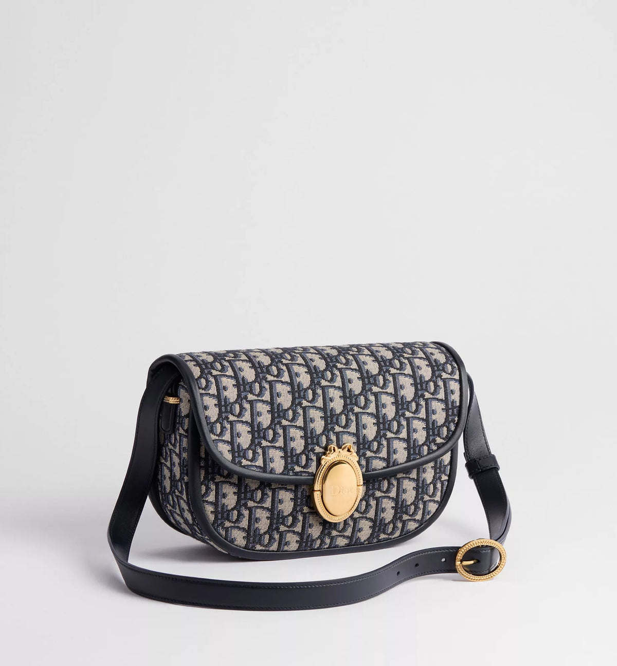 Medium Médaillon Flap Bag