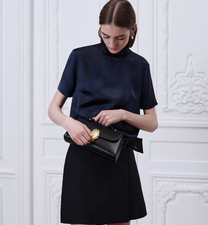 Médaillon Pouch Shoulder Bag