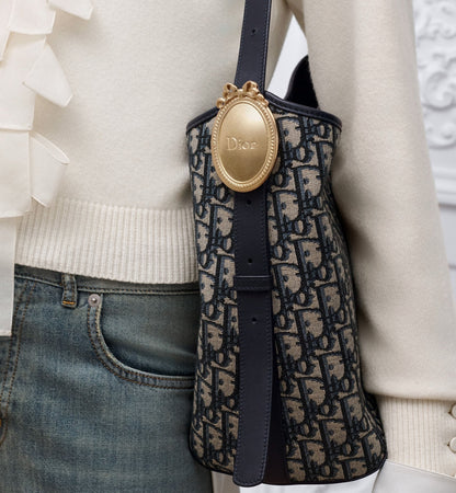 Medium Médaillon Bucket Bag