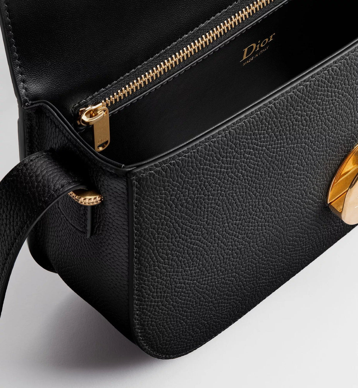 Medium Médaillon Flap Bag