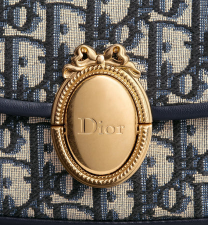 Small Médaillon Flap Bag